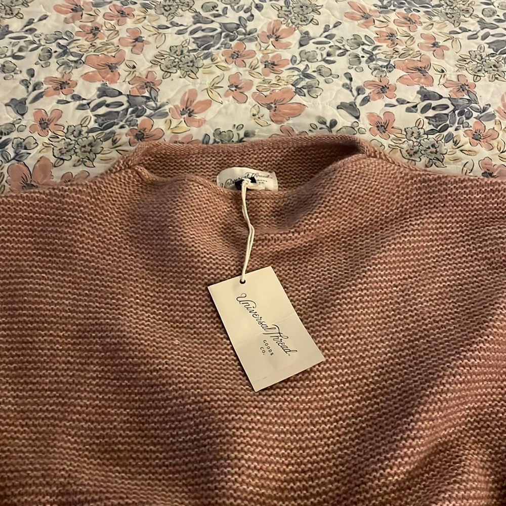 Universal Threads sweater - Picture 2 of 9